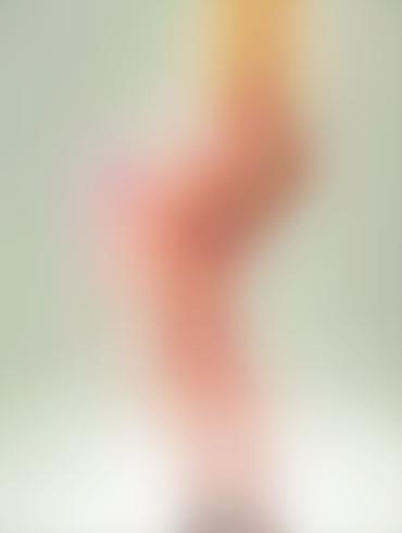 beth smith blonde milf masturbating